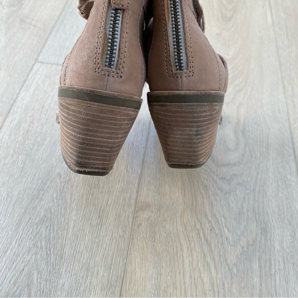 EILEEN FISHER Derby Ankle Booties Tan Wedge Heeled Booties - Picture 7 of 9